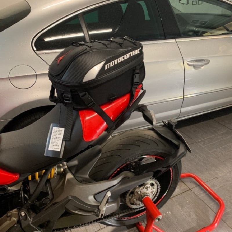 🏍️Borsa posteriore moto🏍️ impermeabile – Modello 11-MC-0102.
Zaino/borsa multifunzionale, resistente e capiente. Perfetta come borsa da sella o come zaino da viaggio. Waterproof Motorcycle Tail Bag – Model 11-MC-0102.
Durable, multifunctional, high-ca