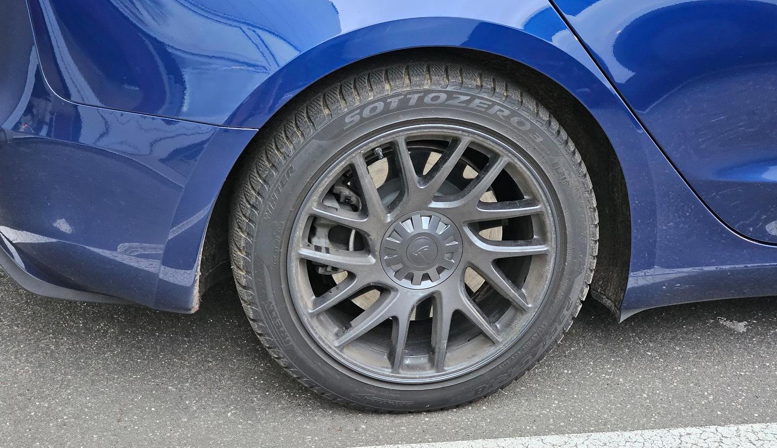 Große Radnabenabdeckung (4x) für 18" Photon Felgen des Tesla Model 3 Highland-2